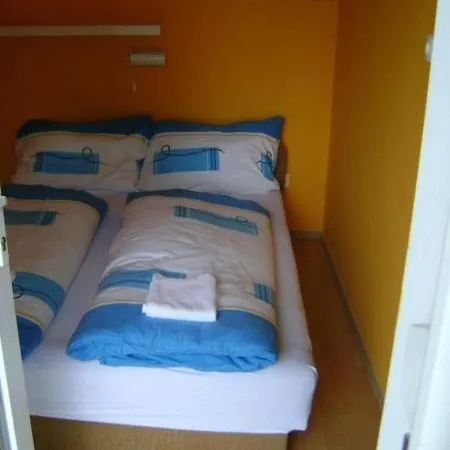 Trixy Wellness Apartment